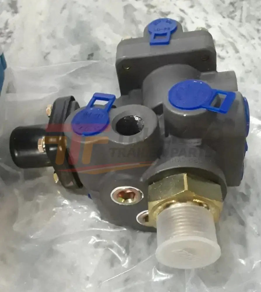 K033221 Genuine Bendix Spring Brake Valve - Truck To Trailer