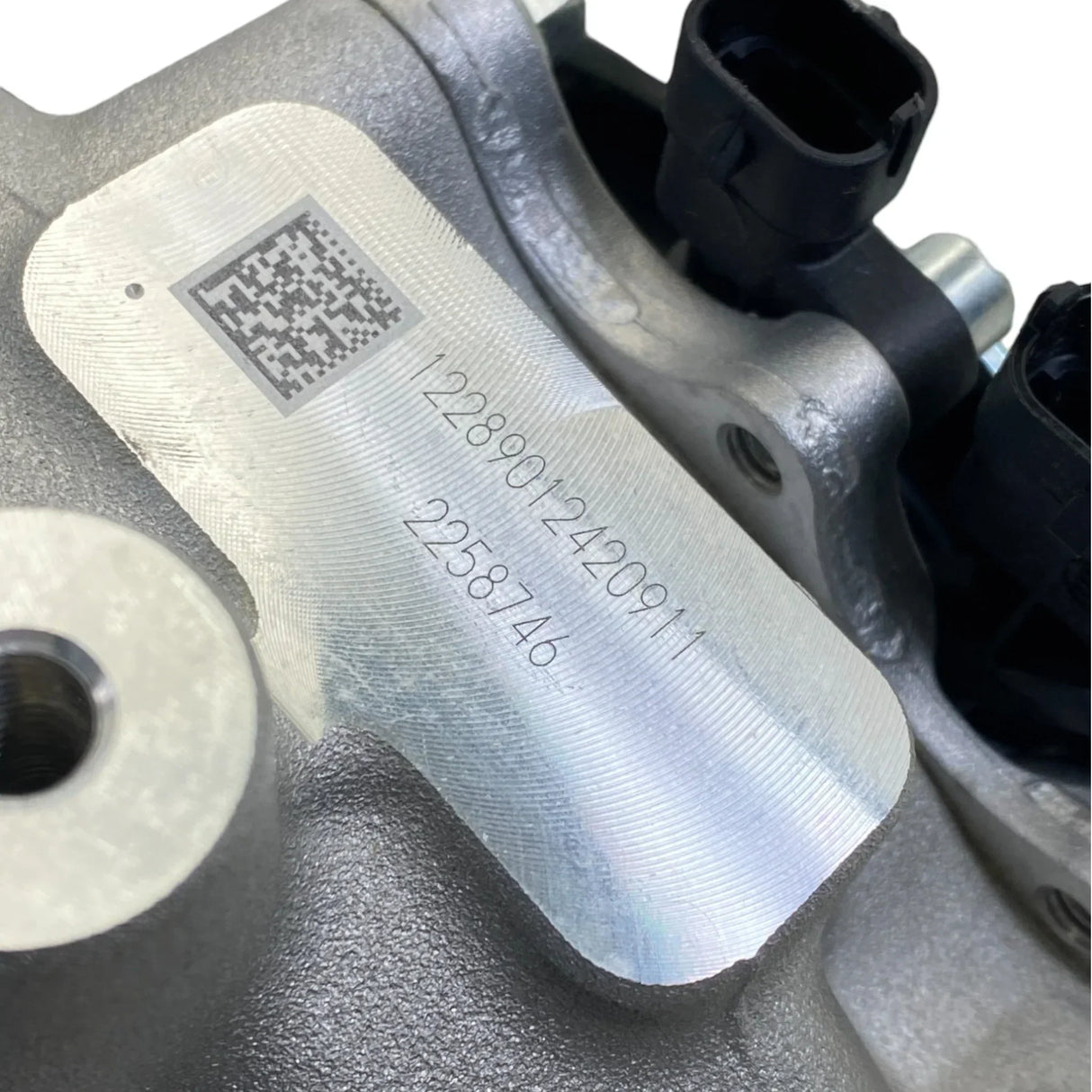 2258746PE Genuine Paccar Coolant Pump Assembly - Truck To Trailer
