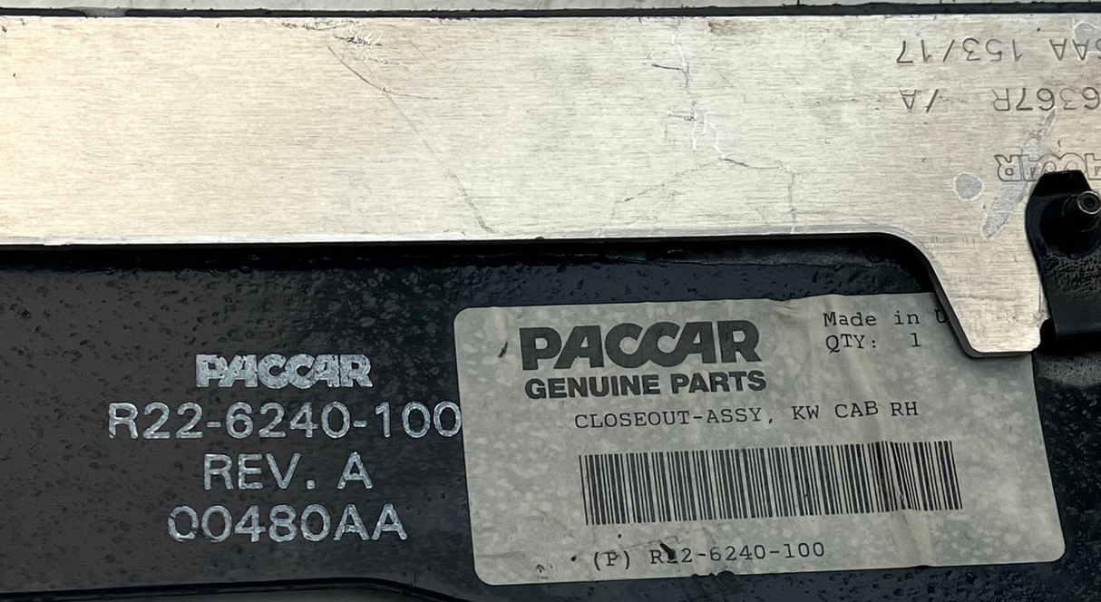 R22-6240-100 Genuine Paccar Closeout Assembly