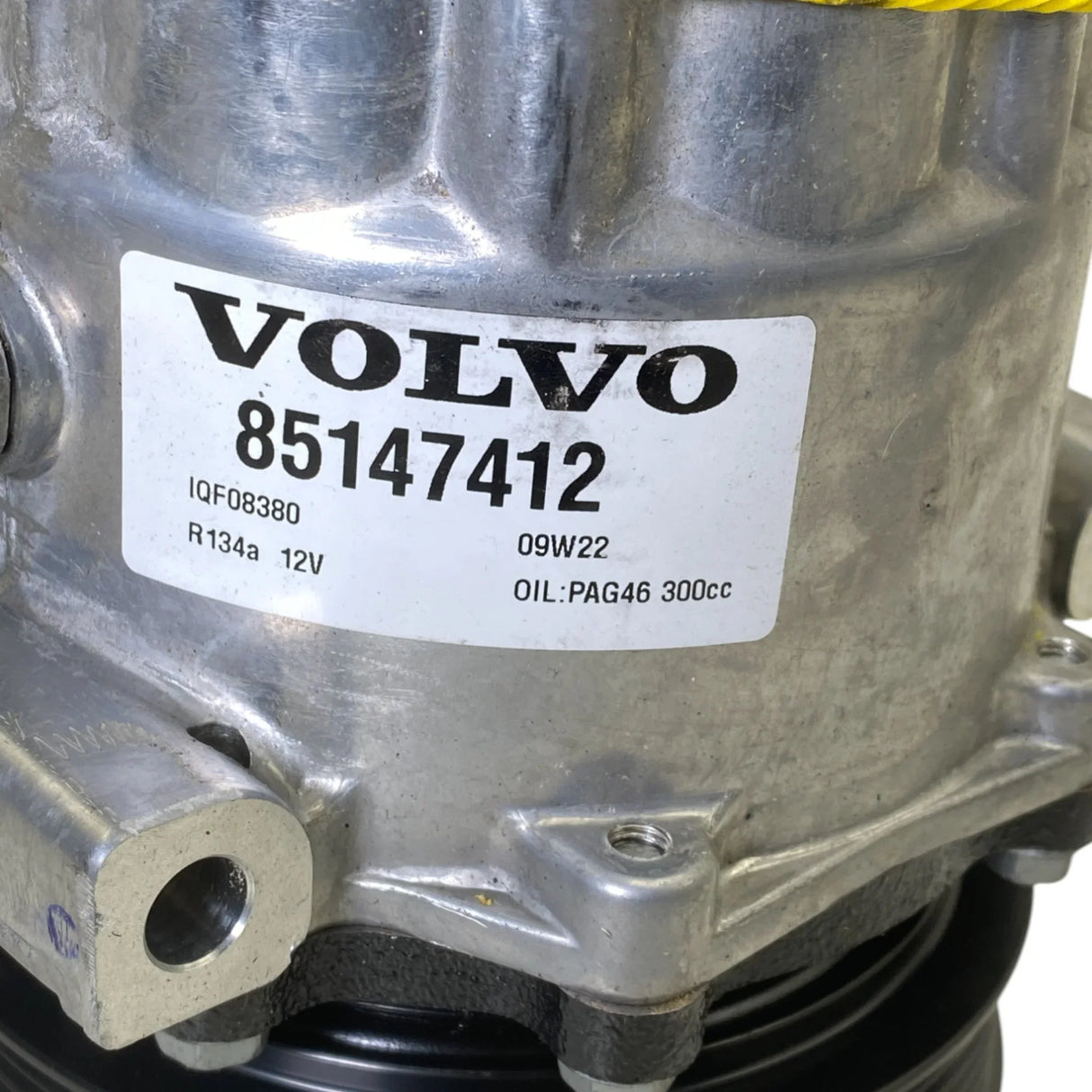 85147412 Genuine Volvo A/C Compressor - Truck To Trailer