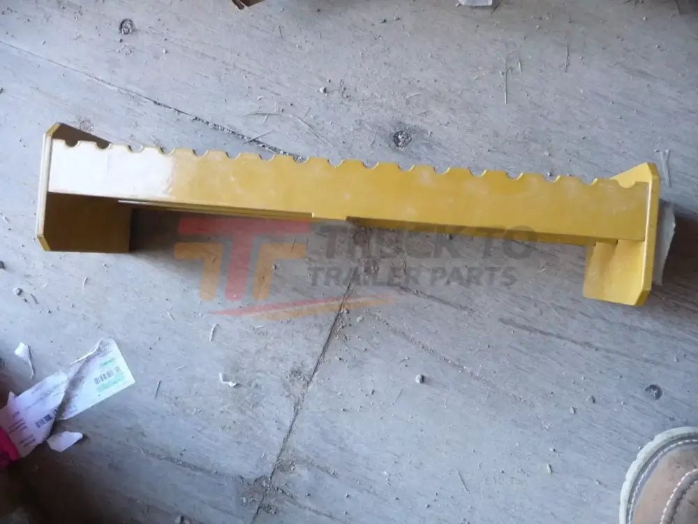AS 246-6239 CAT Step AS - Truck To Trailer
