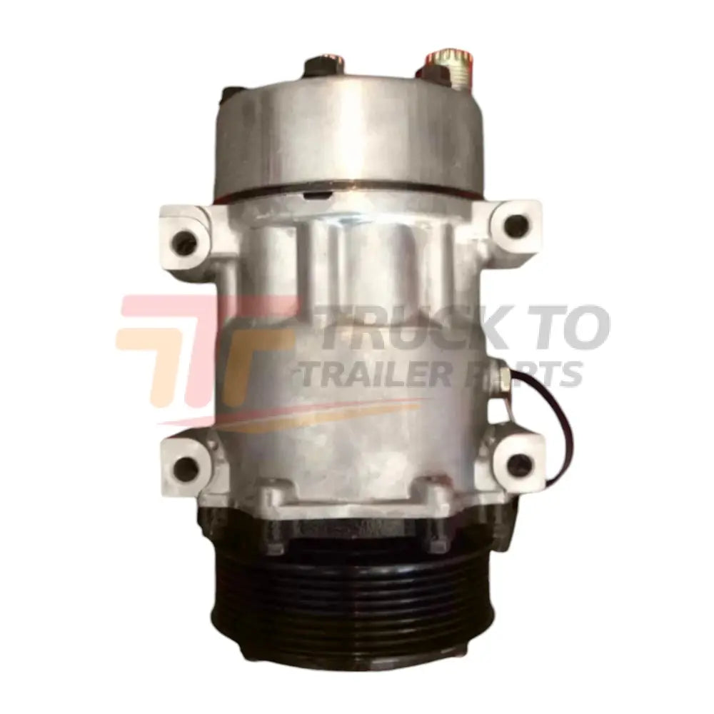 FLT4667Q International A/C Compressor - Truck To Trailer