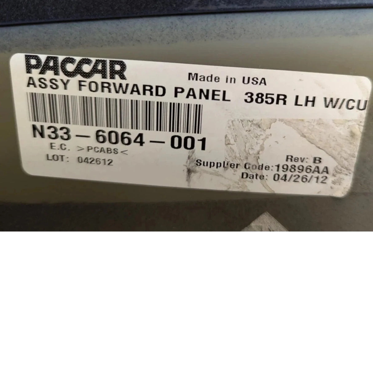 N33 6064 001 Genuine Paccar Left Side Fairing Tank