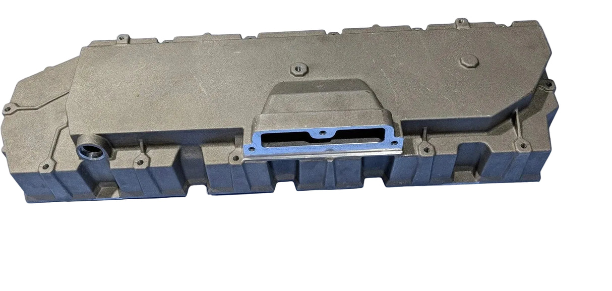 1825687C1 Genuine International Valve Cover Assembly
