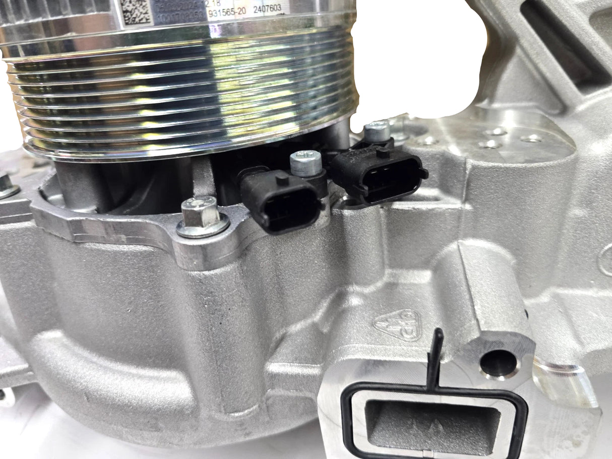 2407417PE Genuine Paccar Coolant Pump Assembly For MX 11, EPA 17
