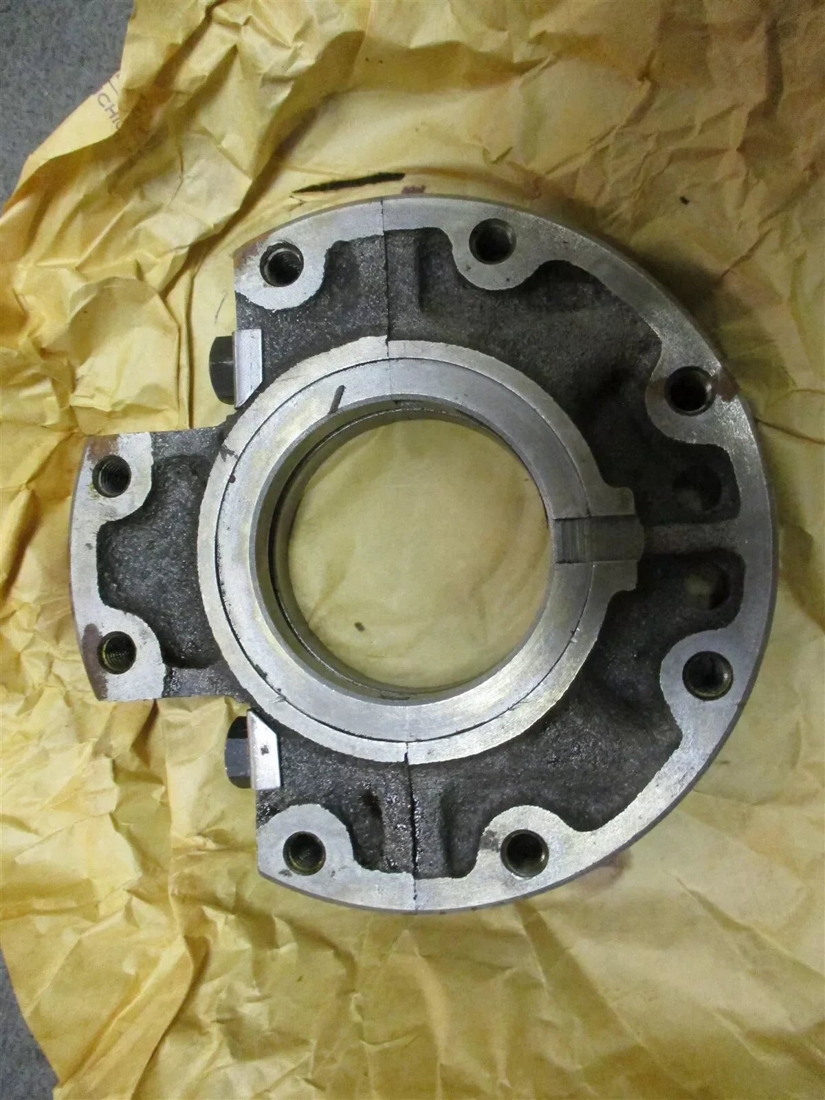 15521-04050 Kubota Tractor Main Crank Bearing Case - Truck To Trailer