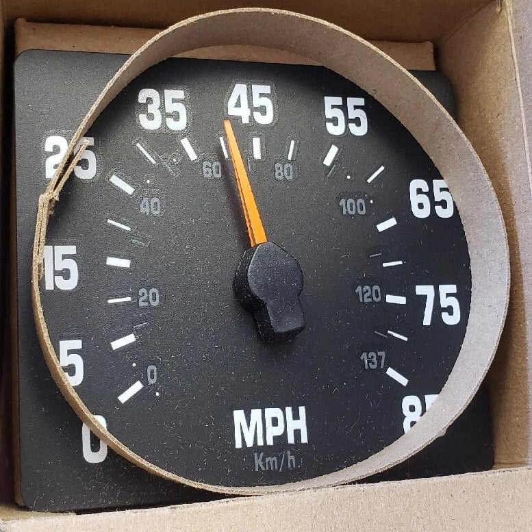 1690274C1 Genuine International Electronic Speedometer