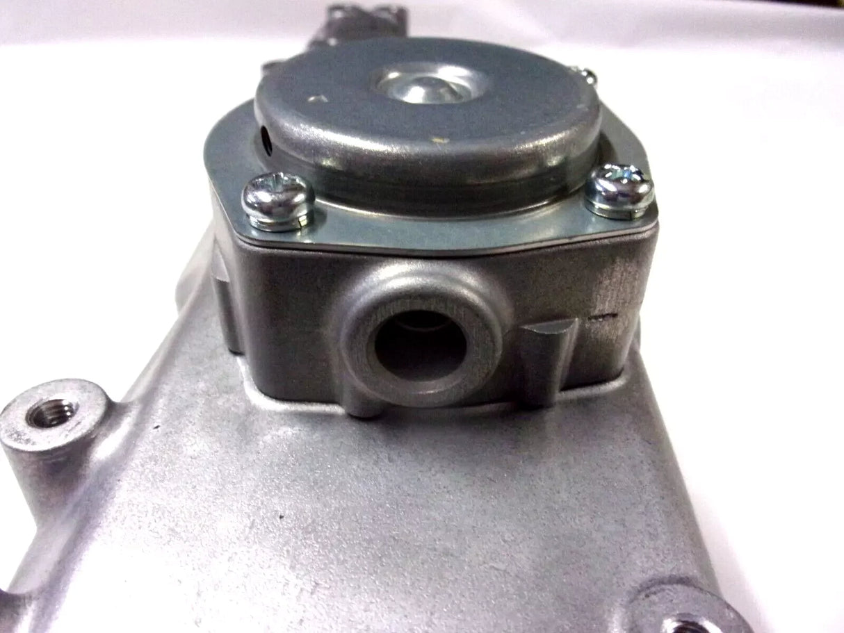 1J801-14500 Kubota Cylinder Head Cover - Truck To Trailer
