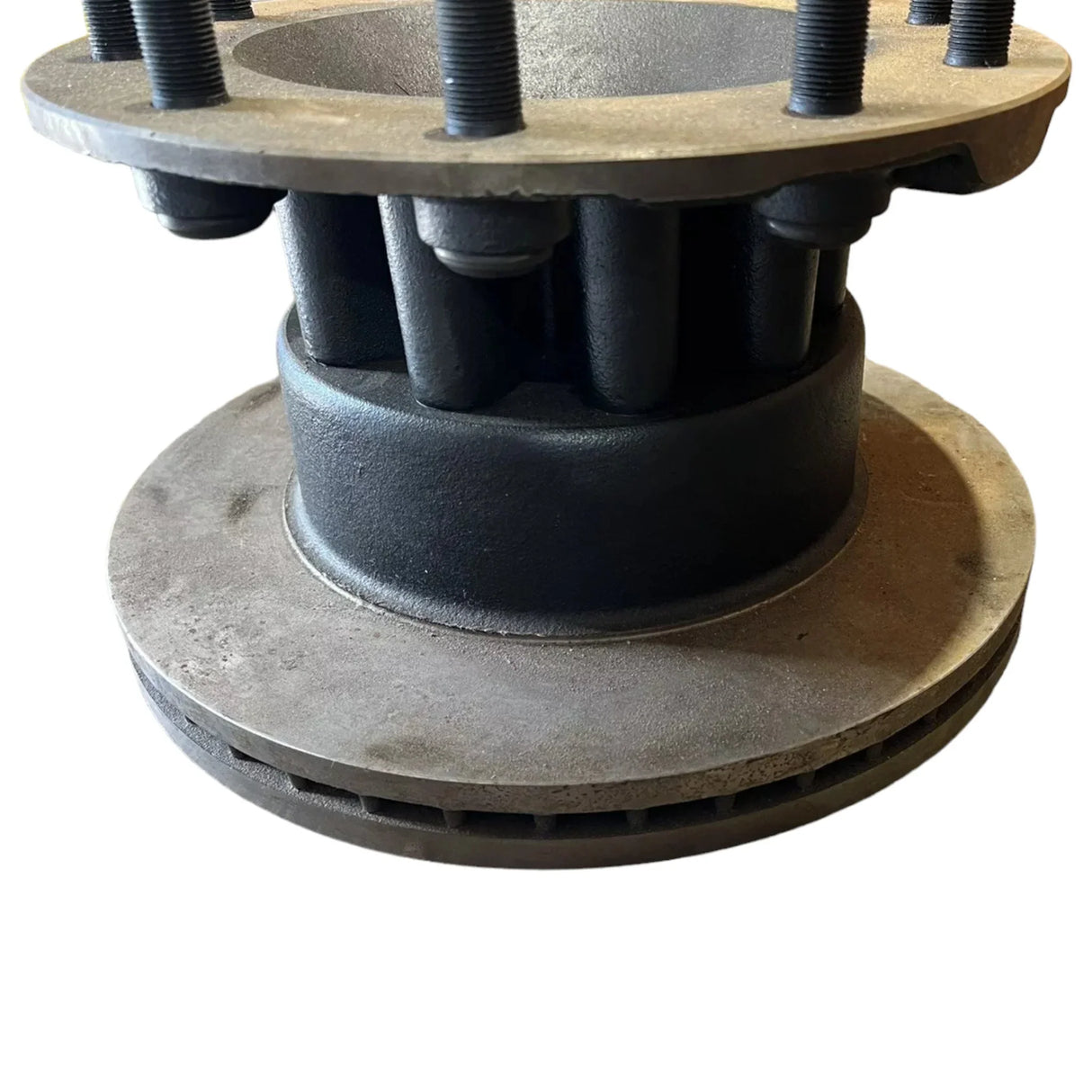 573356C91 Genuine International Front Wheel Hub - Truck To Trailer