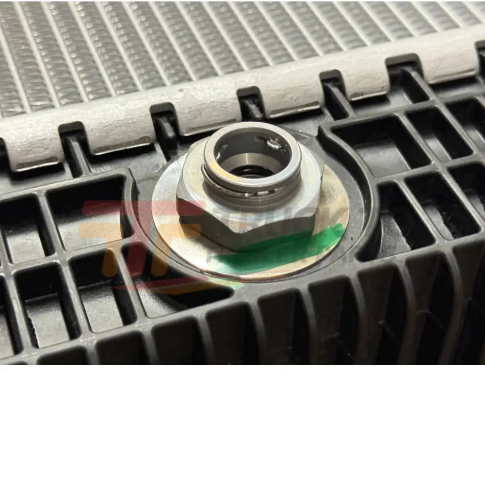 TXE1003998B Genuine Freightliner Housed Radiator Assembly - Truck To Trailer