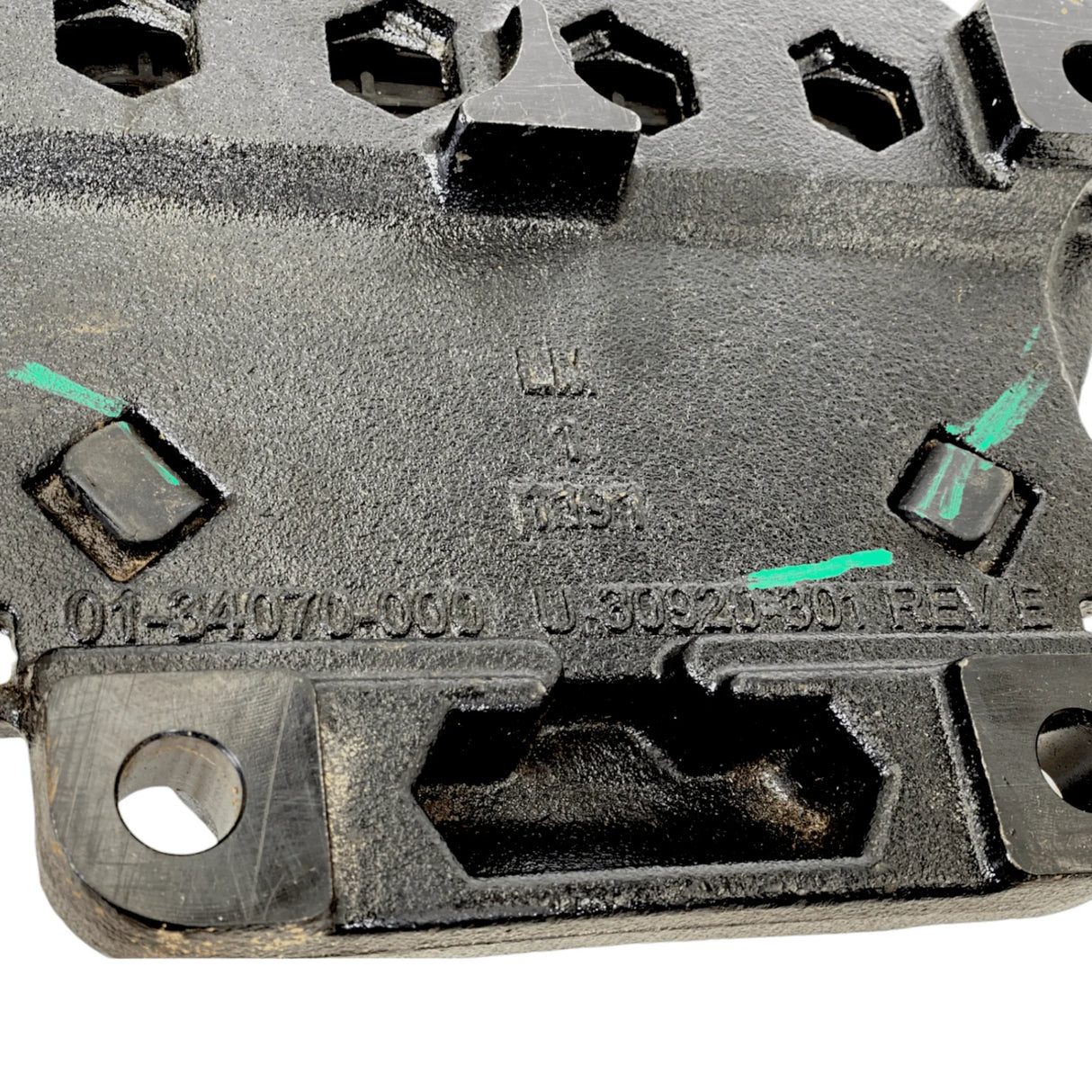 01-35313-000 Genuine Freightliner Engine Rear Isolator No-Insulator - Truck To Trailer