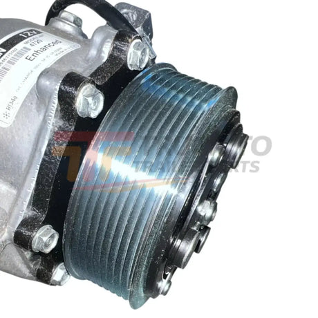 03-3813 Genuine International A/C Compressor - Truck To Trailer