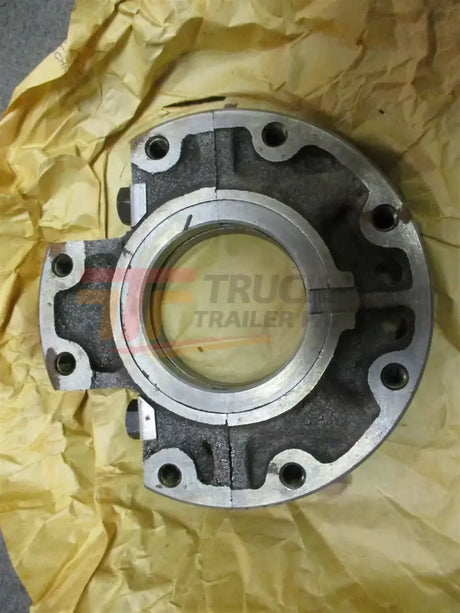 15521-04050 Kubota Tractor Main Crank Bearing Case - Truck To Trailer