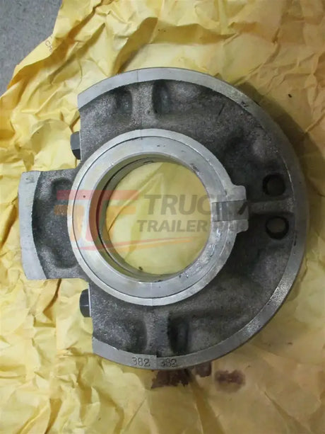 15521-04050 Kubota Tractor Main Crank Bearing Case - Truck To Trailer