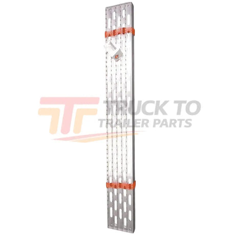 1614468C2 International Step, Fuel Tank - Truck To Trailer