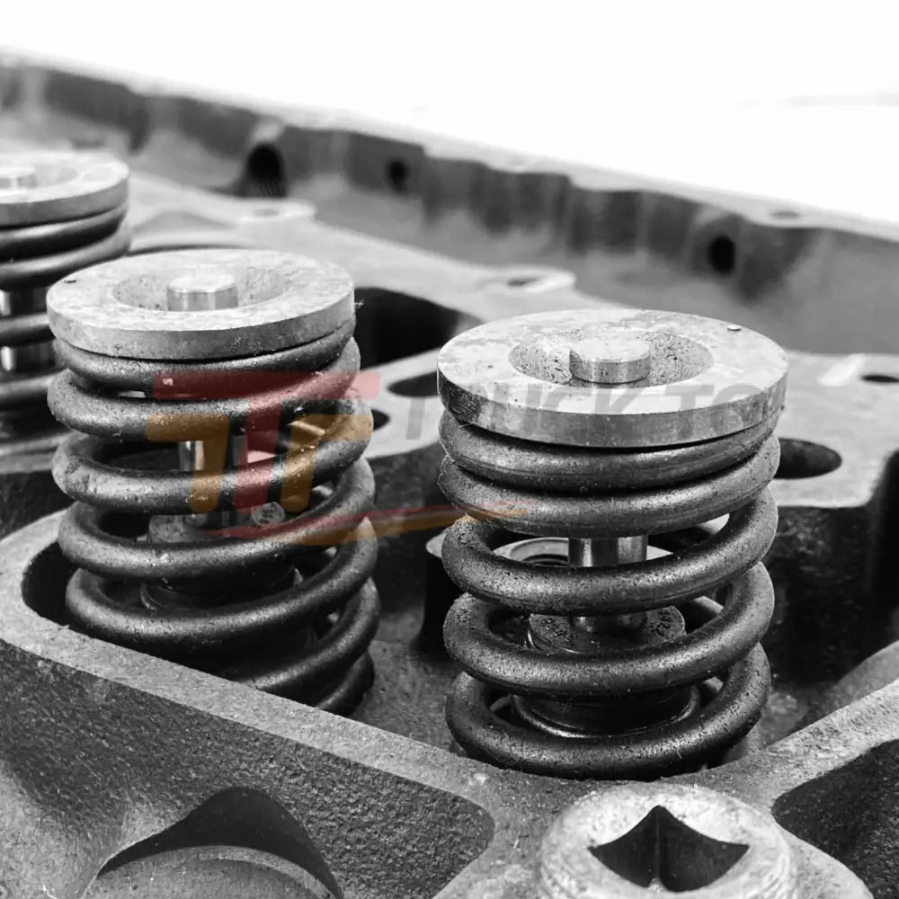 3925400 Genuine Cummins Engine Cylinder Head 5.9L 12 Valve - Truck To Trailer