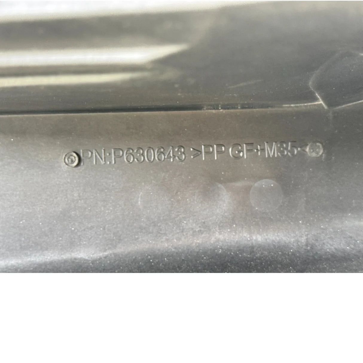 2515574C1 Genuine International Cover Air Cleaner - Truck To Trailer