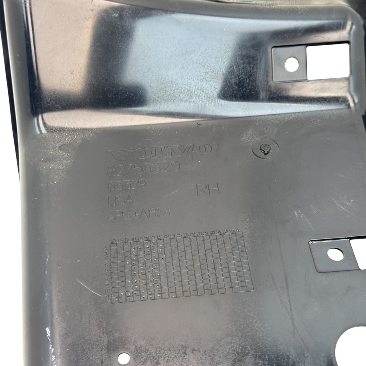82750070 Genuine Volvo Right Extension Bumper