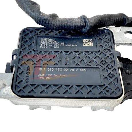 A0101532228 Genuine Detroit Diesel Nox Sensor Inlet For Mercedes-Benz - Truck To Trailer