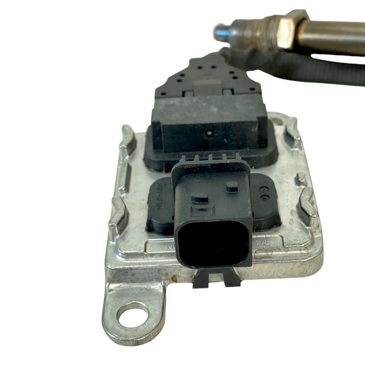 A0101532228 Genuine Detroit Diesel Nox Sensor Inlet For Mercedes-Benz - Truck To Trailer