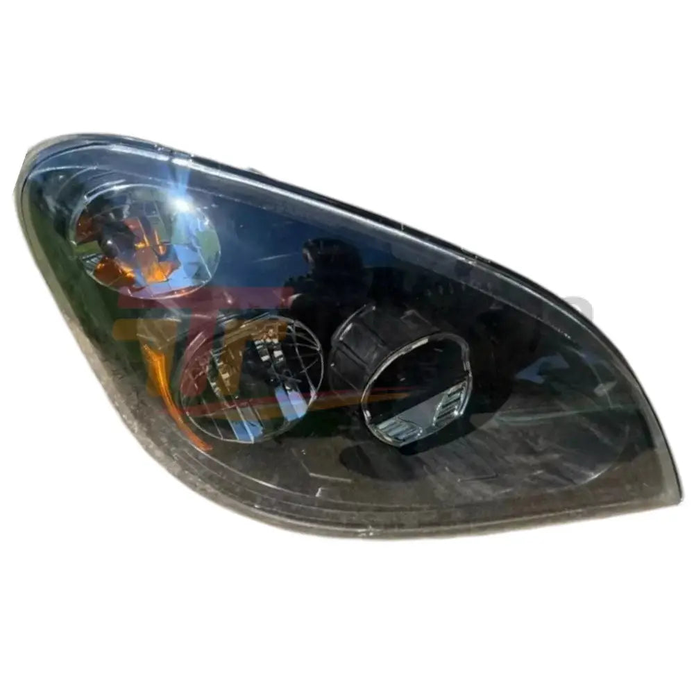 A66-10064-001 Genuine Freightliner Right Side Headlamp - Truck To Trailer