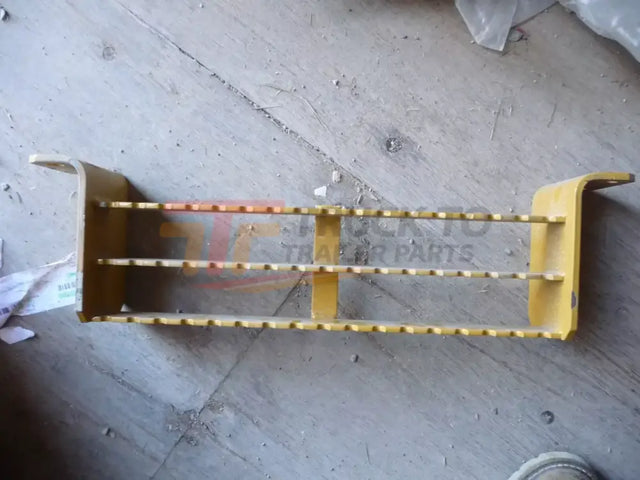 AS 246-6239 CAT Step AS - Truck To Trailer