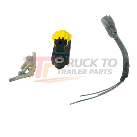 DDE23539638 Genuine Detroit Diesel Delta Pressure Sensor - Truck To Trailer