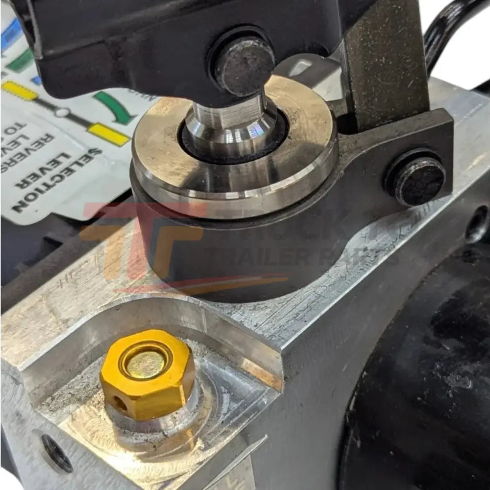 International Cab Jack Lift Pump - Truck To Trailer