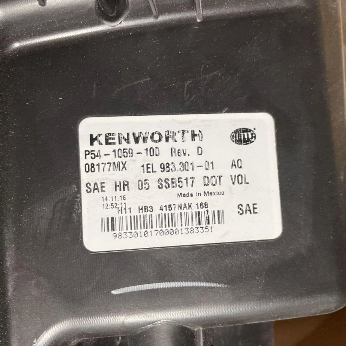 P54-1059-100L Genuine Paccar Left Headlight - Truck To Trailer