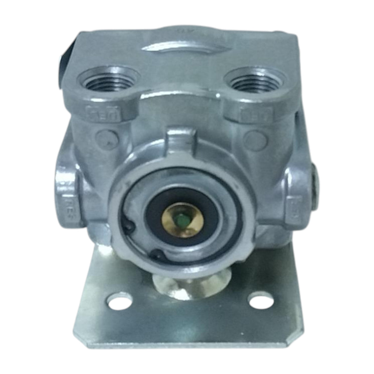 8235-RKN28071 Genuine Mack Relay Valve – Truck To Trailer