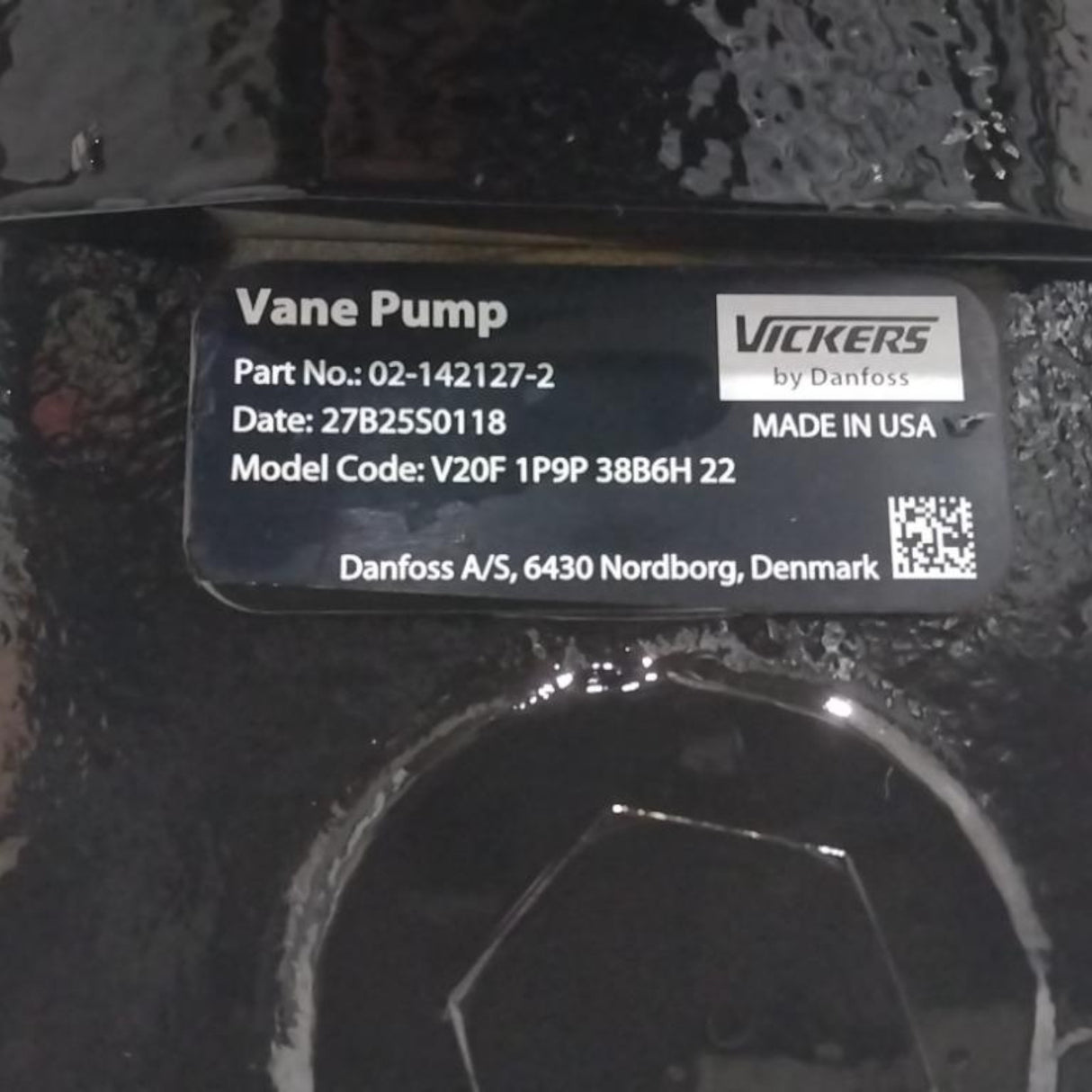 25153634 Genuine Mack Pump