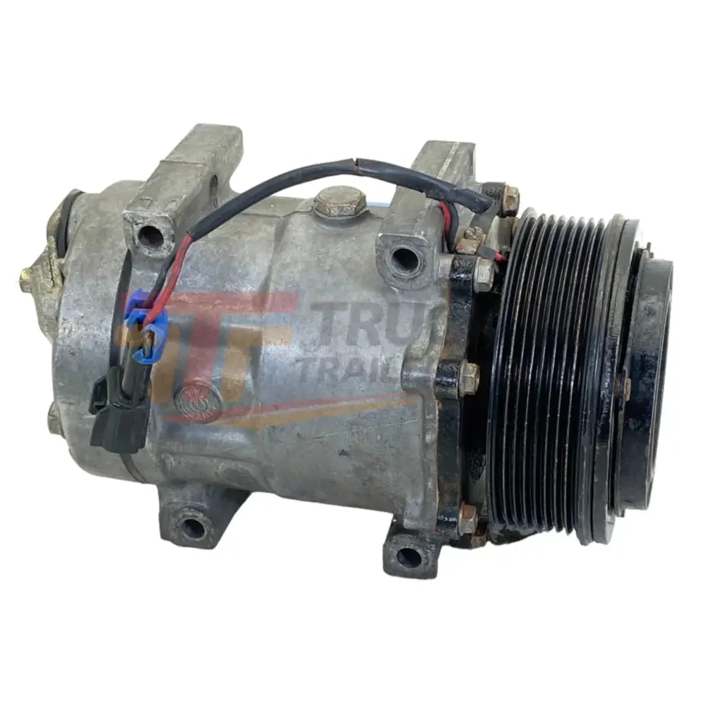 QP7H15 Genuine International A/C Compressor - Truck To Trailer