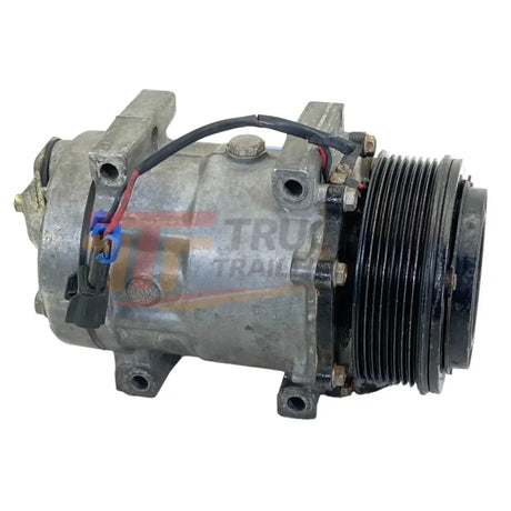 QP7H15 Genuine International A/C Compressor - Truck To Trailer