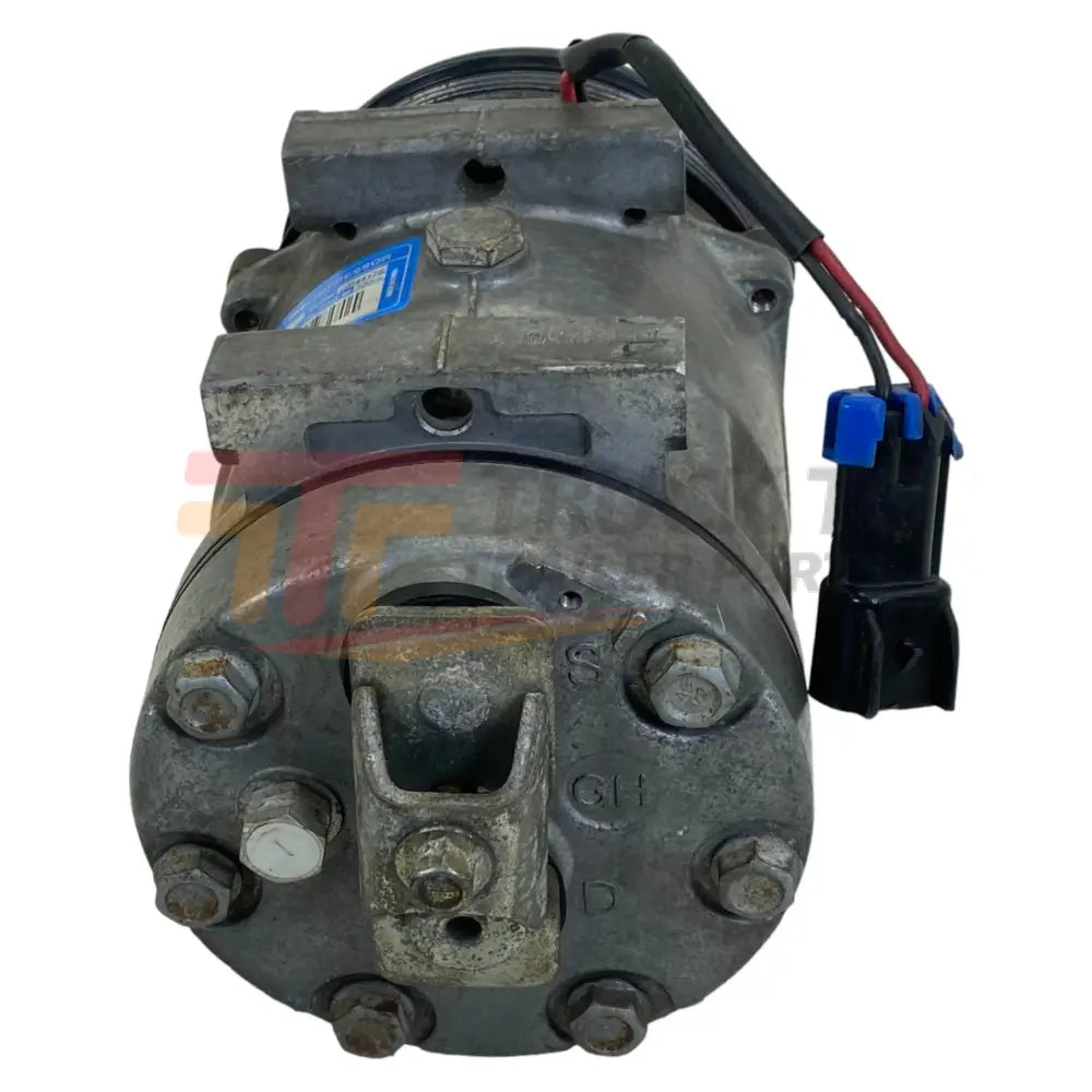 QP7H15 Genuine International A/C Compressor - Truck To Trailer