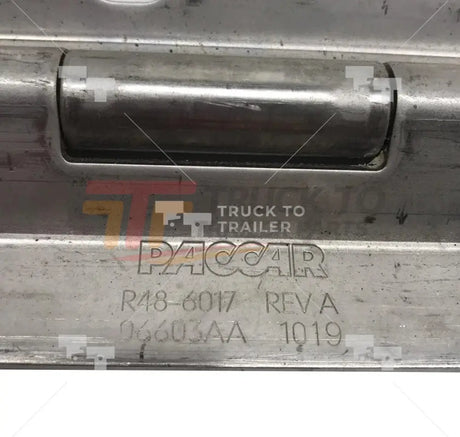 R48-6017 Genuine Paccar Left Door Hinge Assembly Lh For Peterbilt - Truck To Trailer