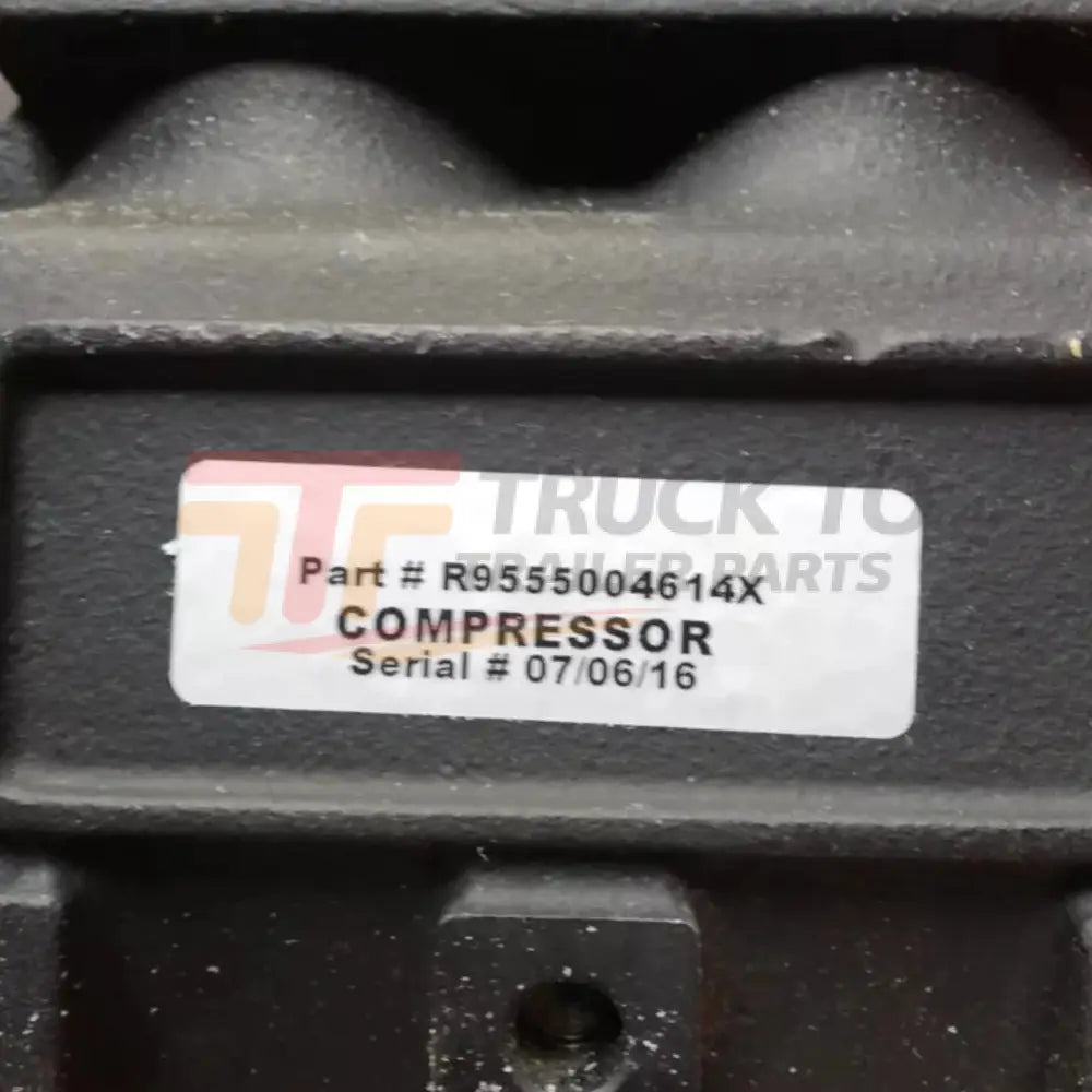 R9555004614X International Air Compressor - Truck To Trailer
