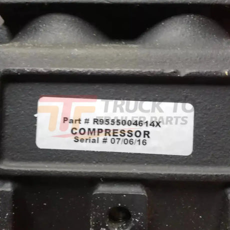 R9555004614X International Air Compressor - Truck To Trailer