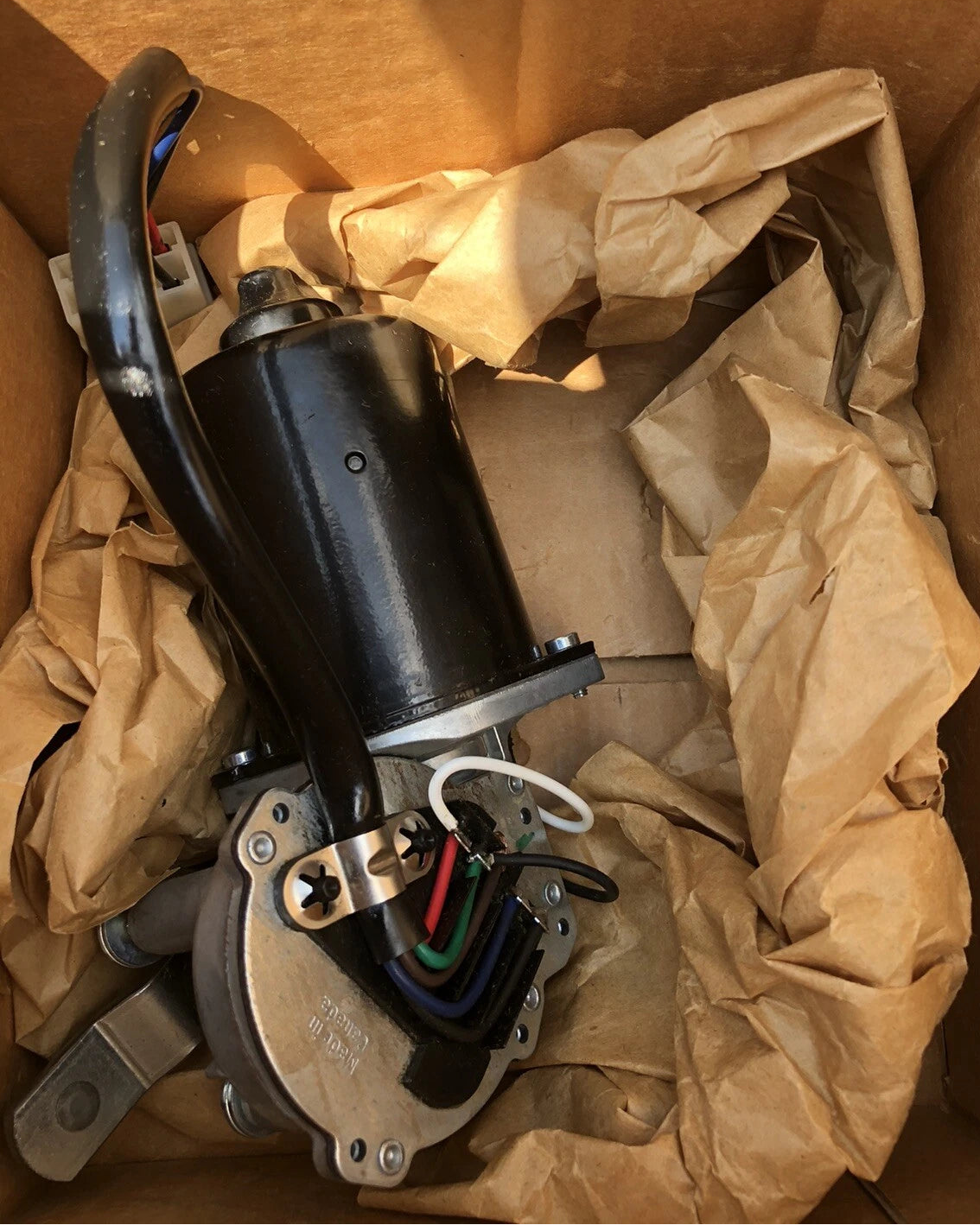 1693012C1 Genuine International Windshield Wiper Motor