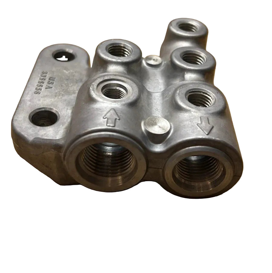 3966656 Cummins Fuel Block Connection