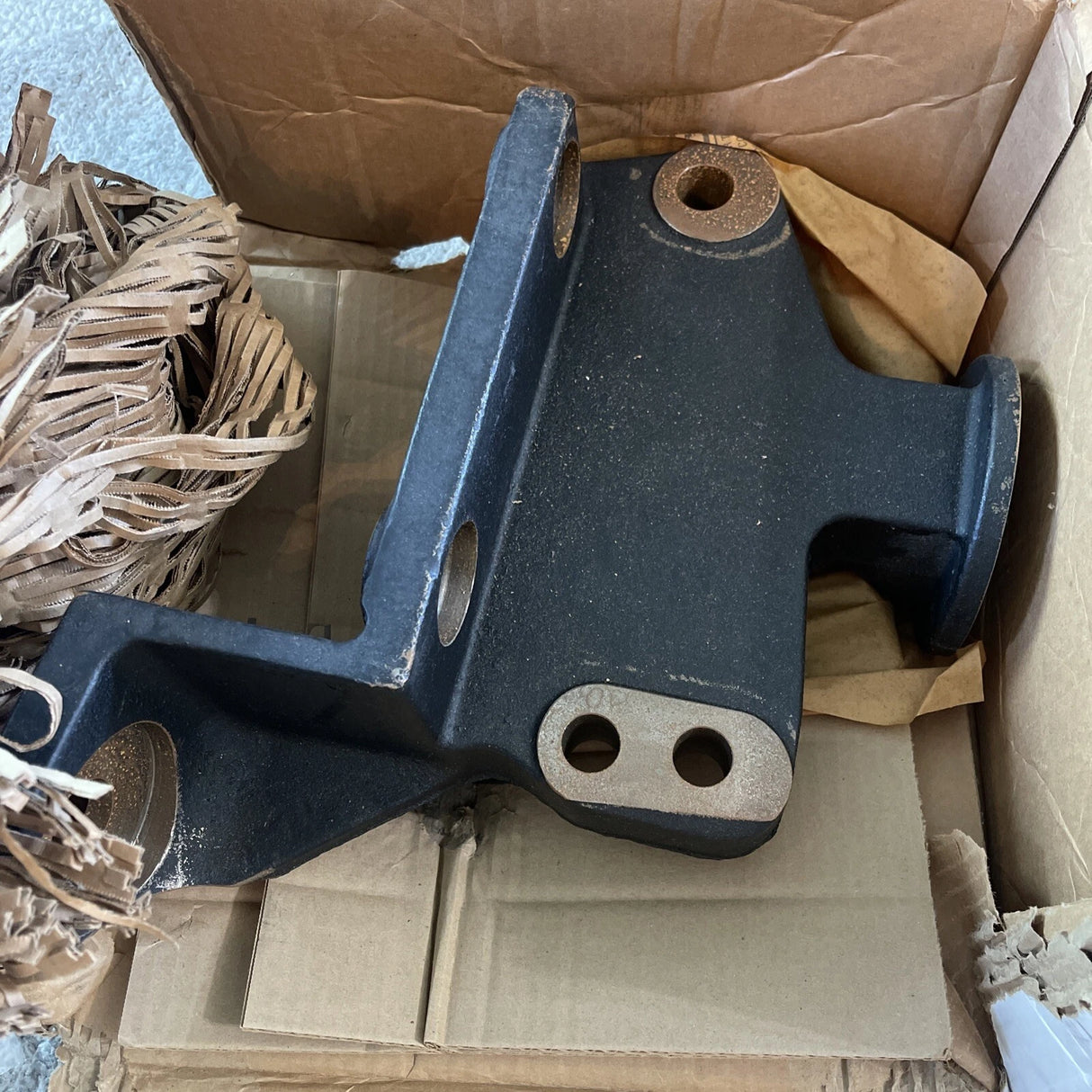 3150Y3457 Genuine Meritor Front Axle Air Ride Bracket