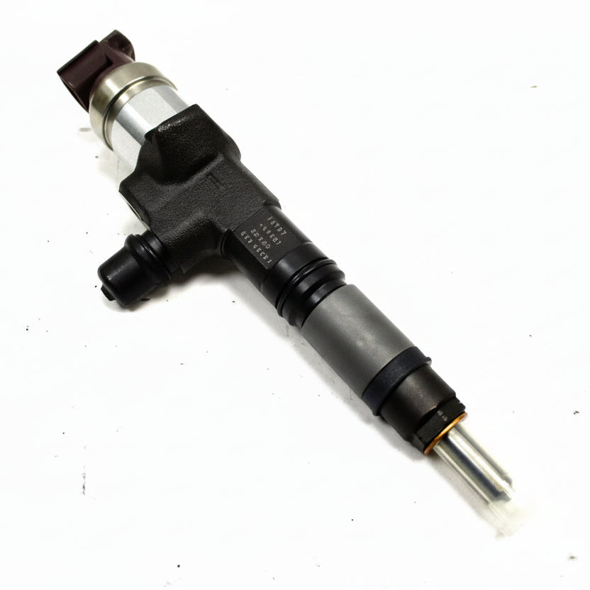 1J707-53070 Genuine Kubota Fuel Injector