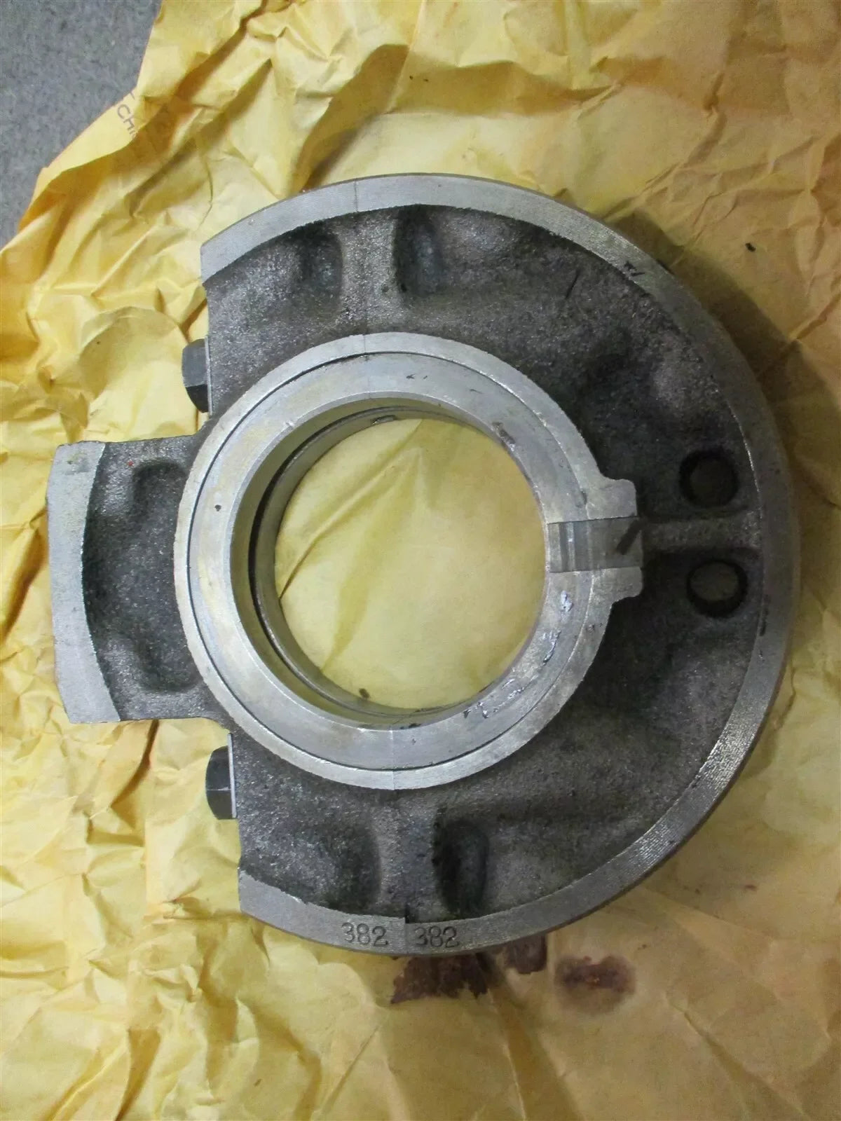 15521-04050 Kubota Tractor Main Crank Bearing Case - Truck To Trailer