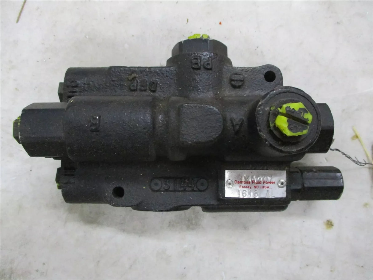 70060-00237 Kubota Hudraulic Valve - Truck To Trailer