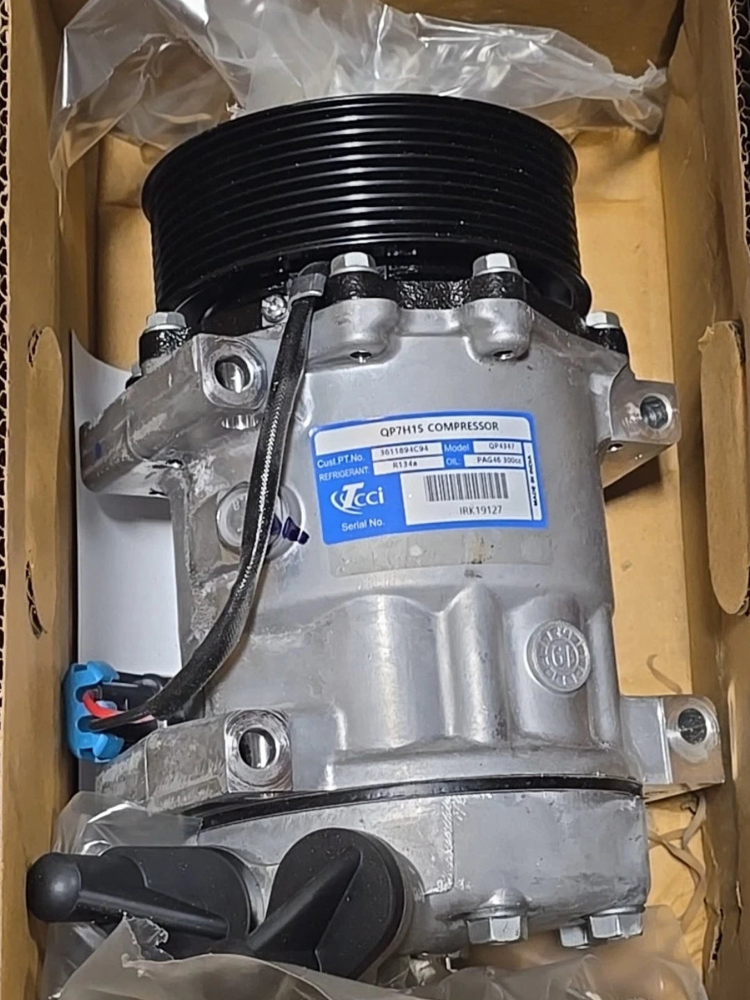 3611894C94 International Air Conditioning Compressor
