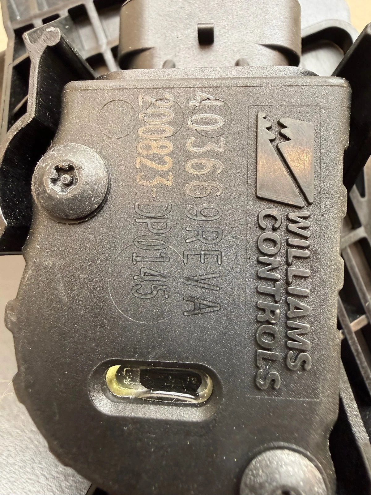D216034100 Genuine Paccar Throttle Pedal Assembly