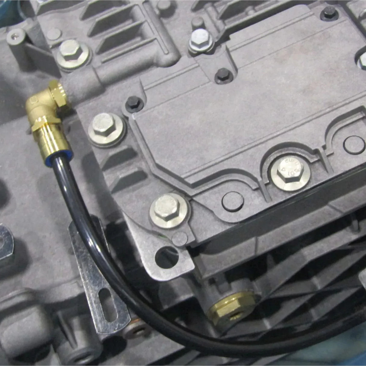 85020580 Genuine Volvo Transmission Asssembly - Truck To Trailer