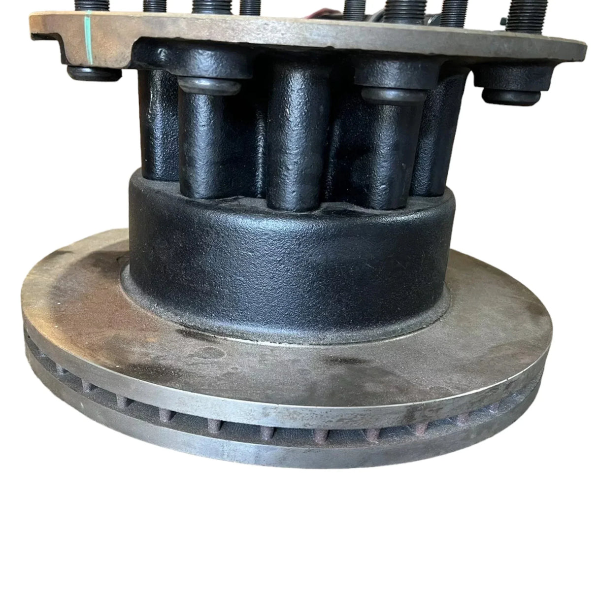 573356C91 Genuine International Front Wheel Hub - Truck To Trailer