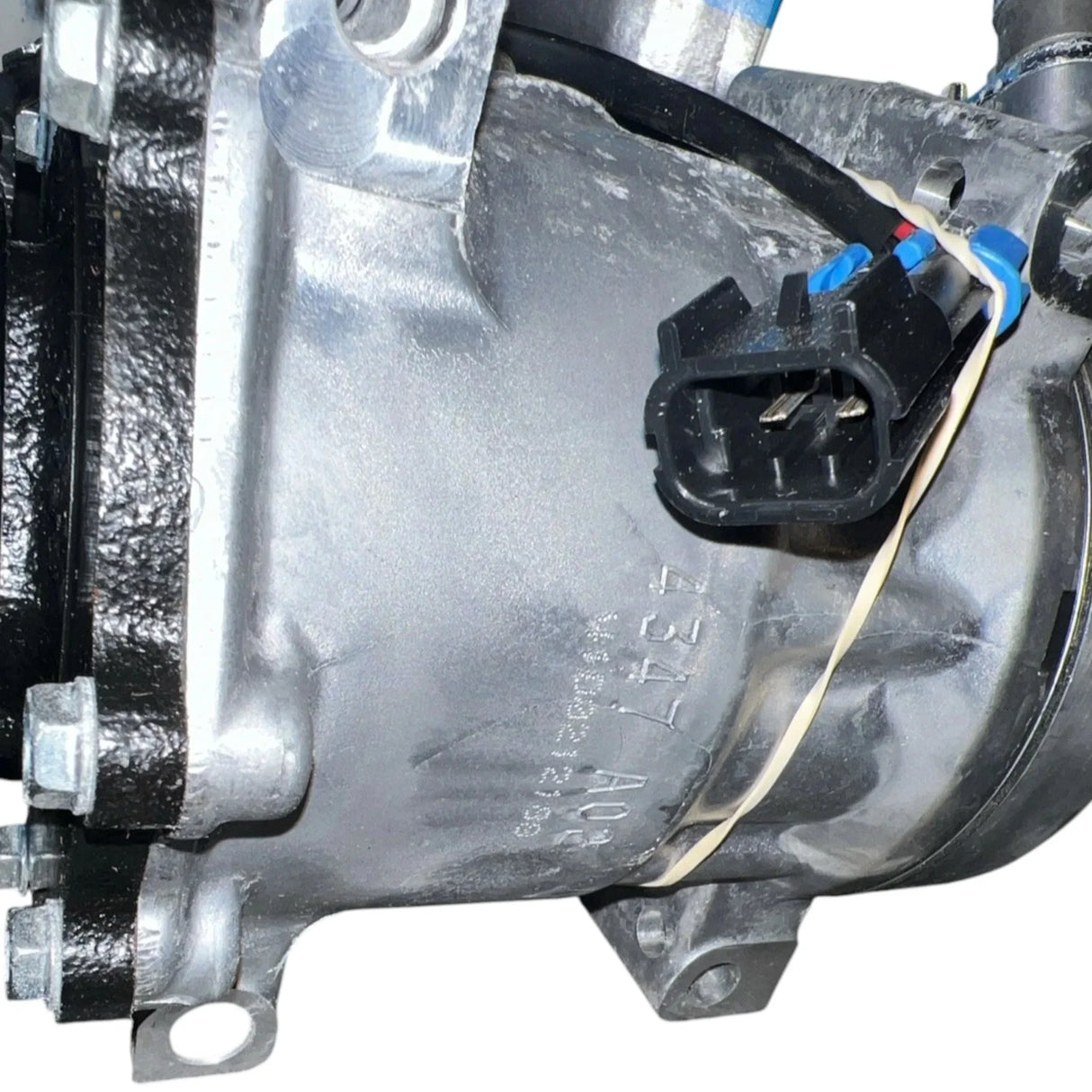 RDT75R89762 Genuine International A/C Compressor - Truck To Trailer