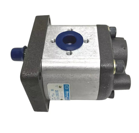 36530-82204 Kubota Oil Presure Pump - Truck To Trailer