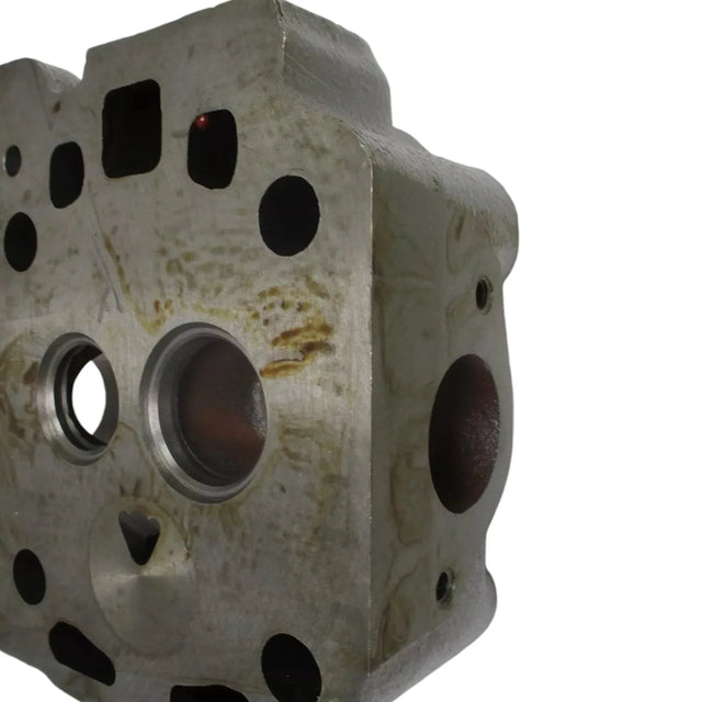 15622-03040 Kubota Cylinder Head - Truck To Trailer